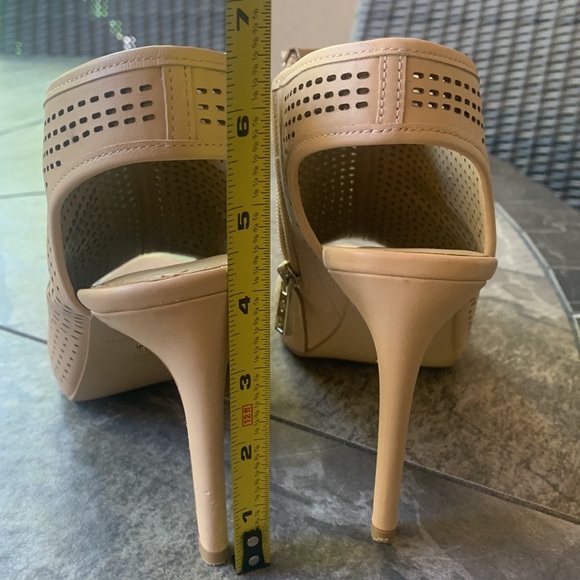 Ann Taylor 4” tan sandal heels size 8 - Picture 4 of 13
